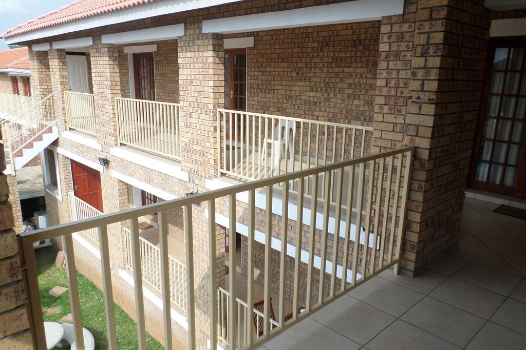 Country Link Guest Lodge Komatipoort Eksteriør billede